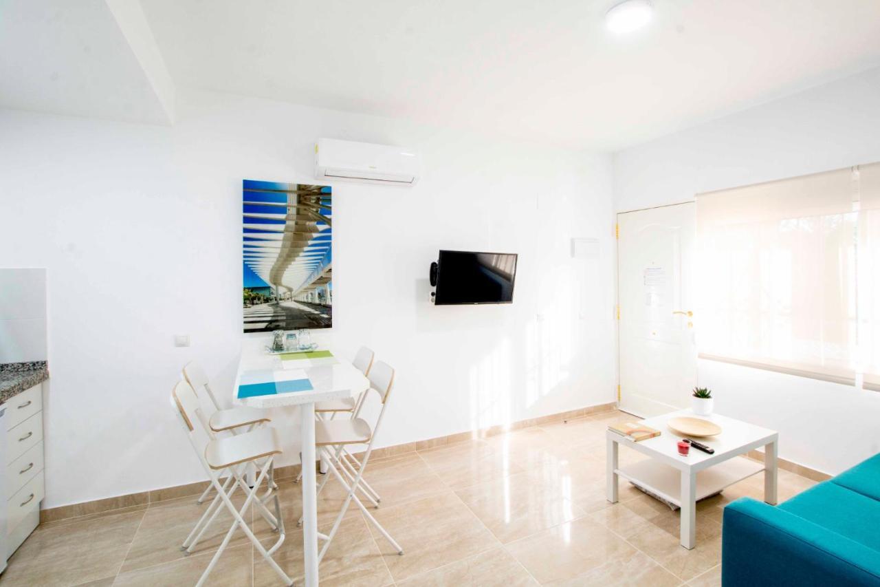 Apartamentos Los Alamos Sardinero 토레몰리노스 외부 사진
