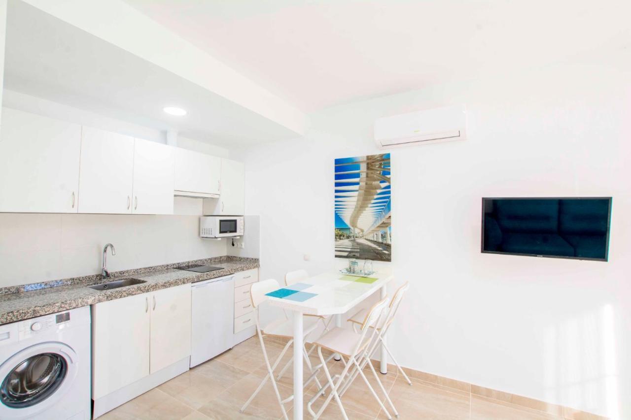 Apartamentos Los Alamos Sardinero 토레몰리노스 외부 사진
