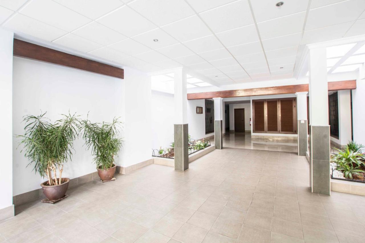 Apartamentos Los Alamos Sardinero 토레몰리노스 외부 사진